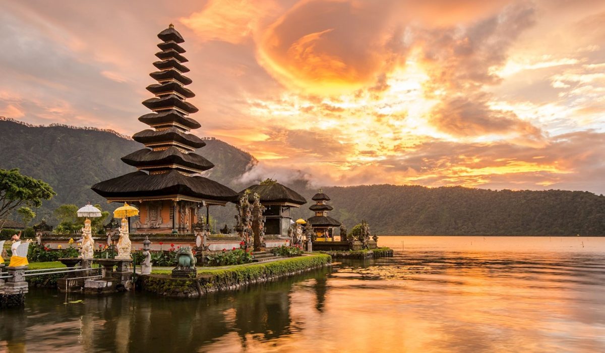 16027396-pura-ulun-danu-bratan-bali